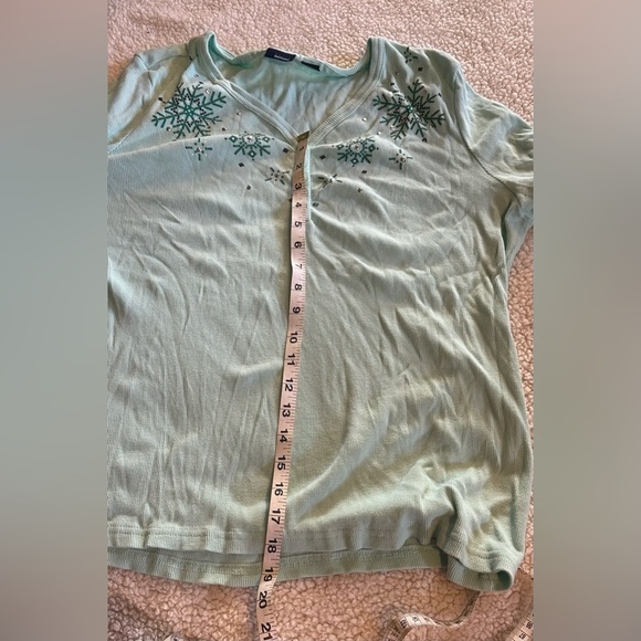 Basic Editions Women’s Long Sleeve Pullover Blue Top size XL Snow ❄️Flake Design - Picture 5 of 7